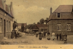 centre-village-colorise